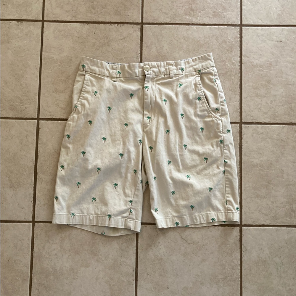 Isaac Mizrahi Classic Shorts embroidered palm trees. Super nice for the summer!